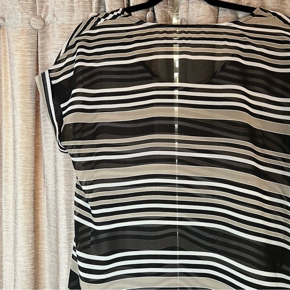 Soprano Black and Grey Stripe Short Sleeve Blouse Size Medium - Picture 13 of 13